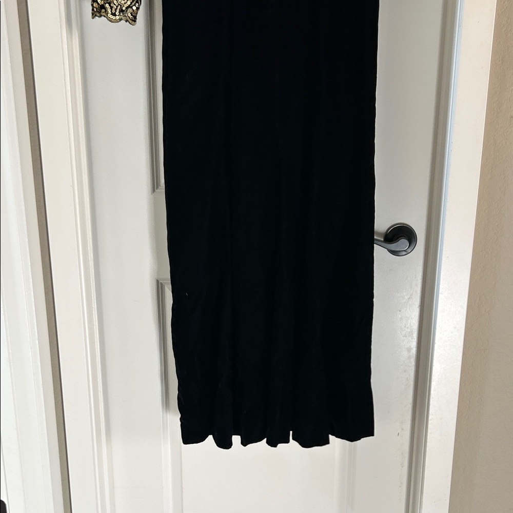 VINTAGE 1980s Victor Costa Velvet Gown | Rear Deep-v | Sequin Design - Size 8 - Picture 7 of 12